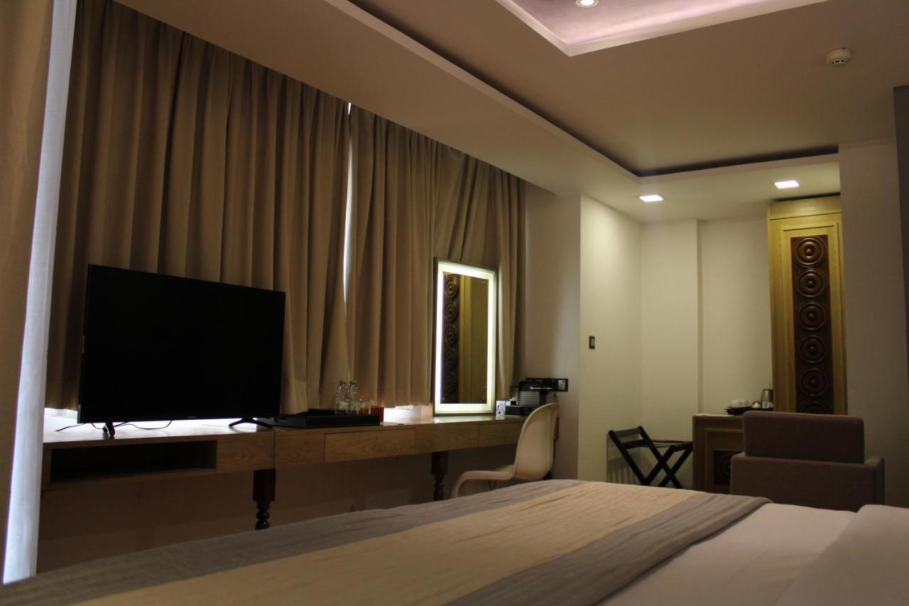 Beehive Premier Otel 3*