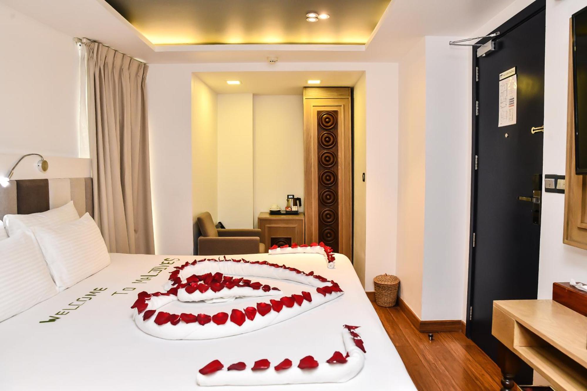 Beehive Premier 3* Malé
