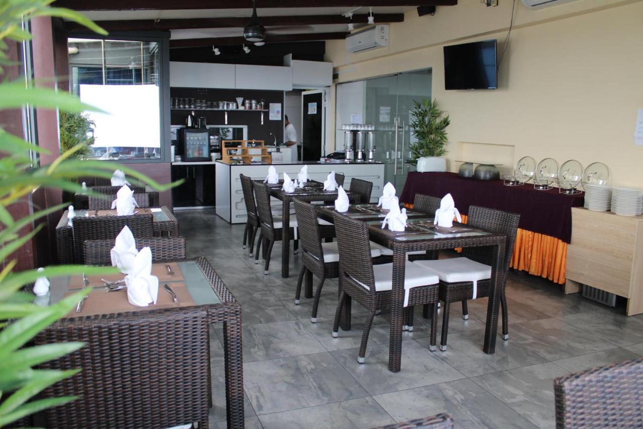 Beehive Premier 3* Malé