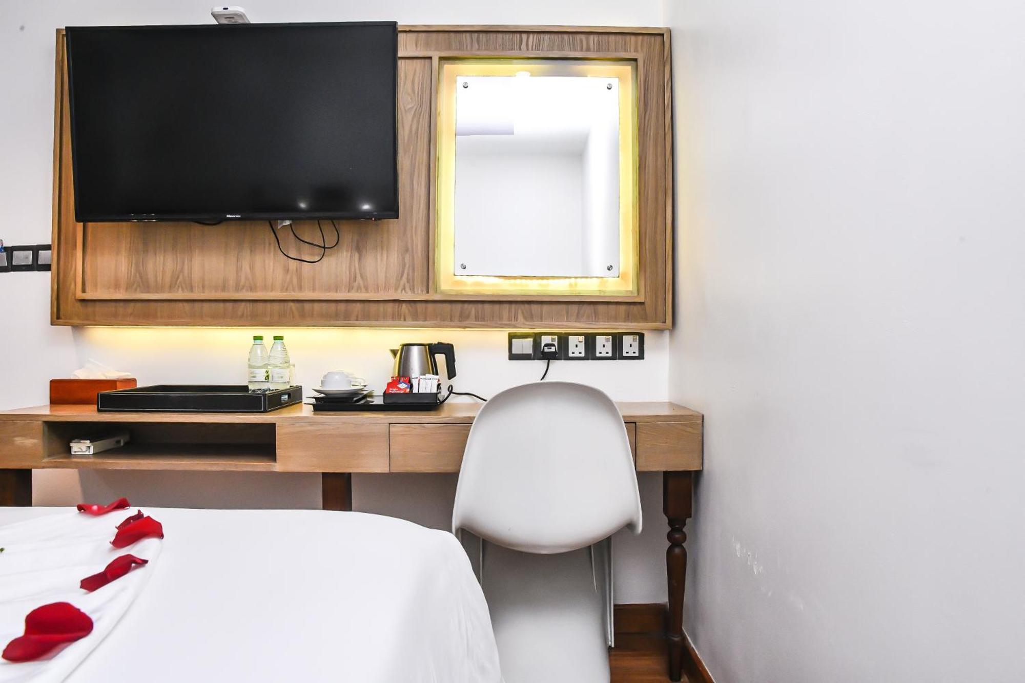 Hotel Beehive Premier Malé