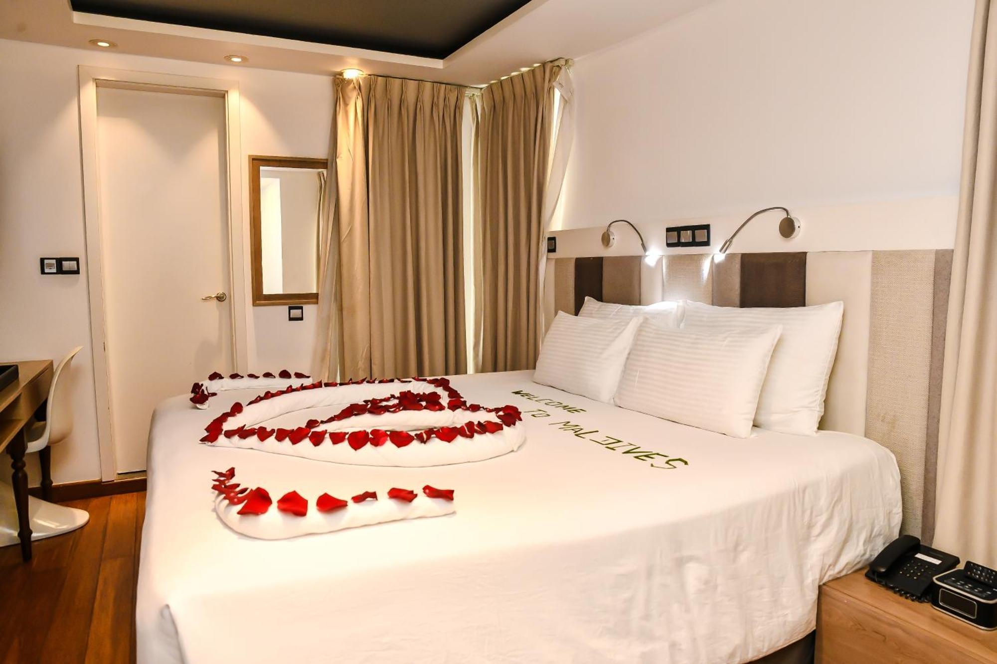 Hotel Beehive Premier 3*