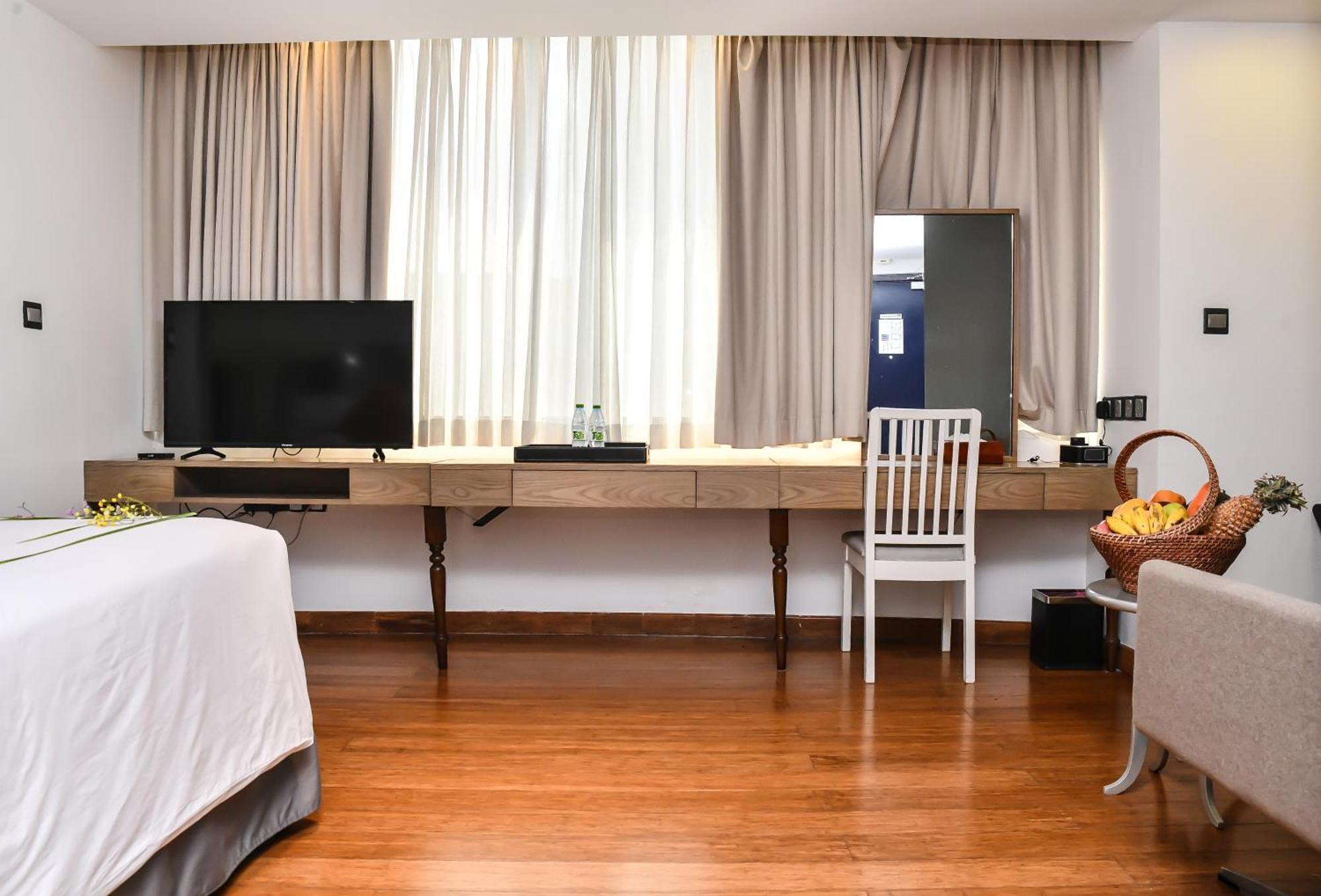 Beehive Premier 3* Malé