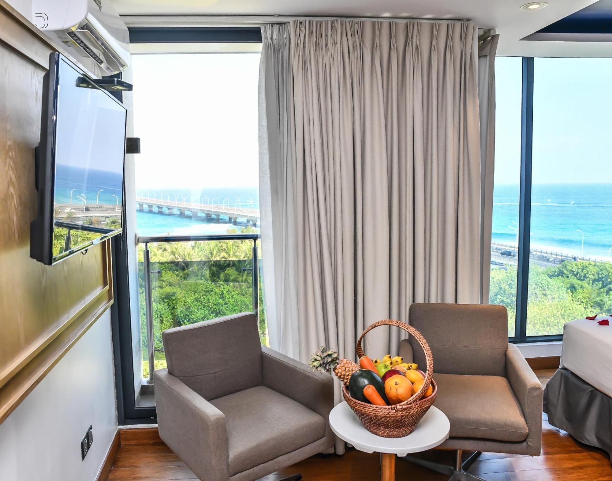 Beehive Premier Hotel Malé
