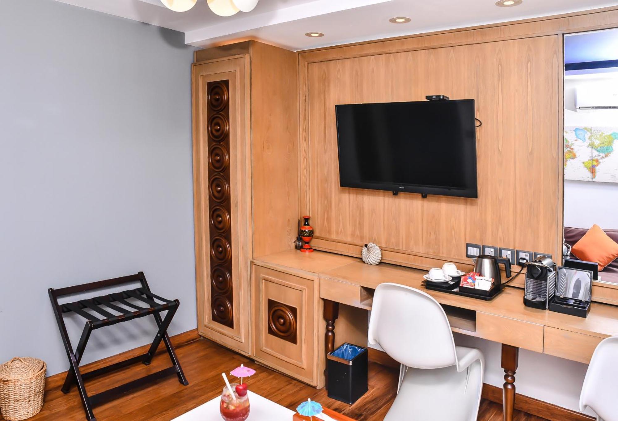 Beehive Premier 3* Malé