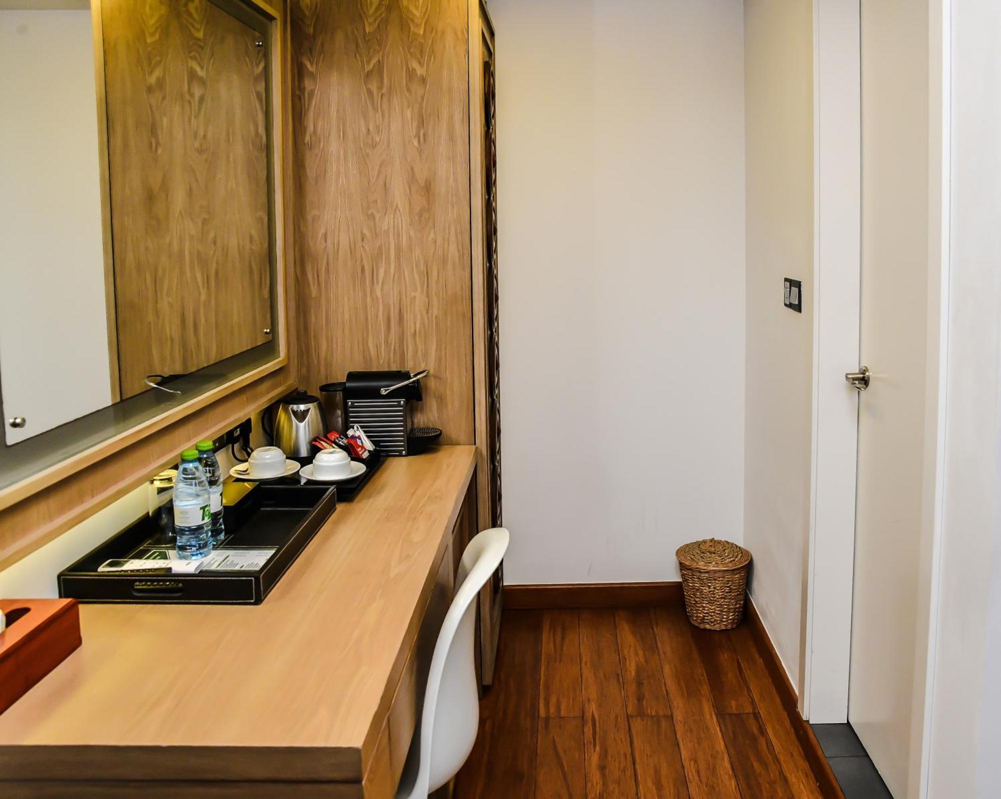 Beehive Premier Hotel